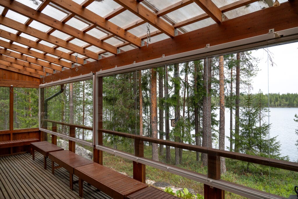 Japanitalo sisältä.