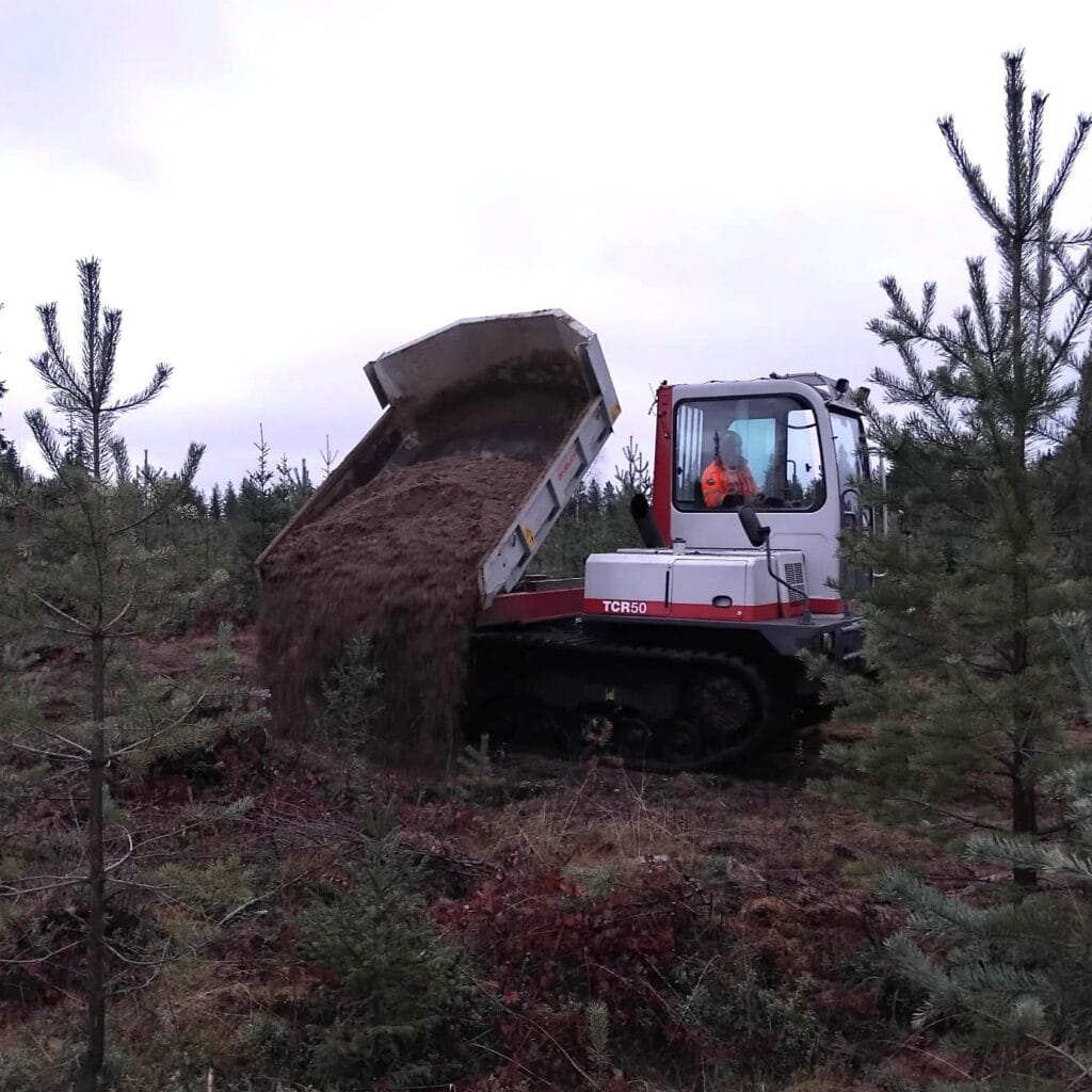 Soraa ajetaan teladumpperilla.