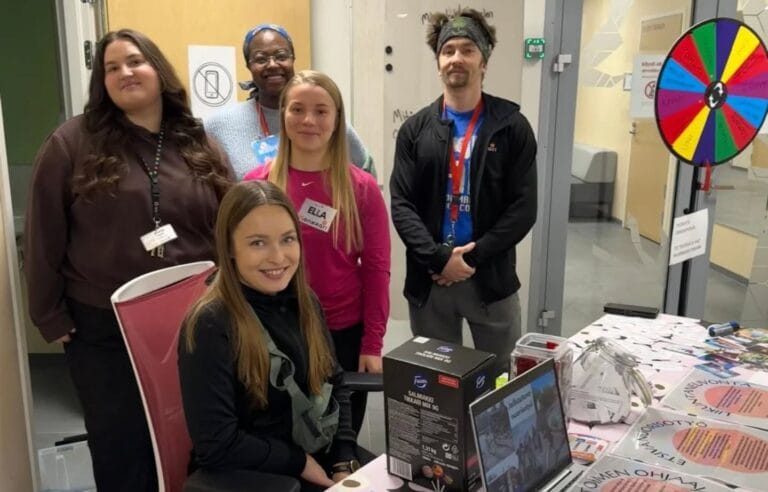 Monkkarin henkilöstöä