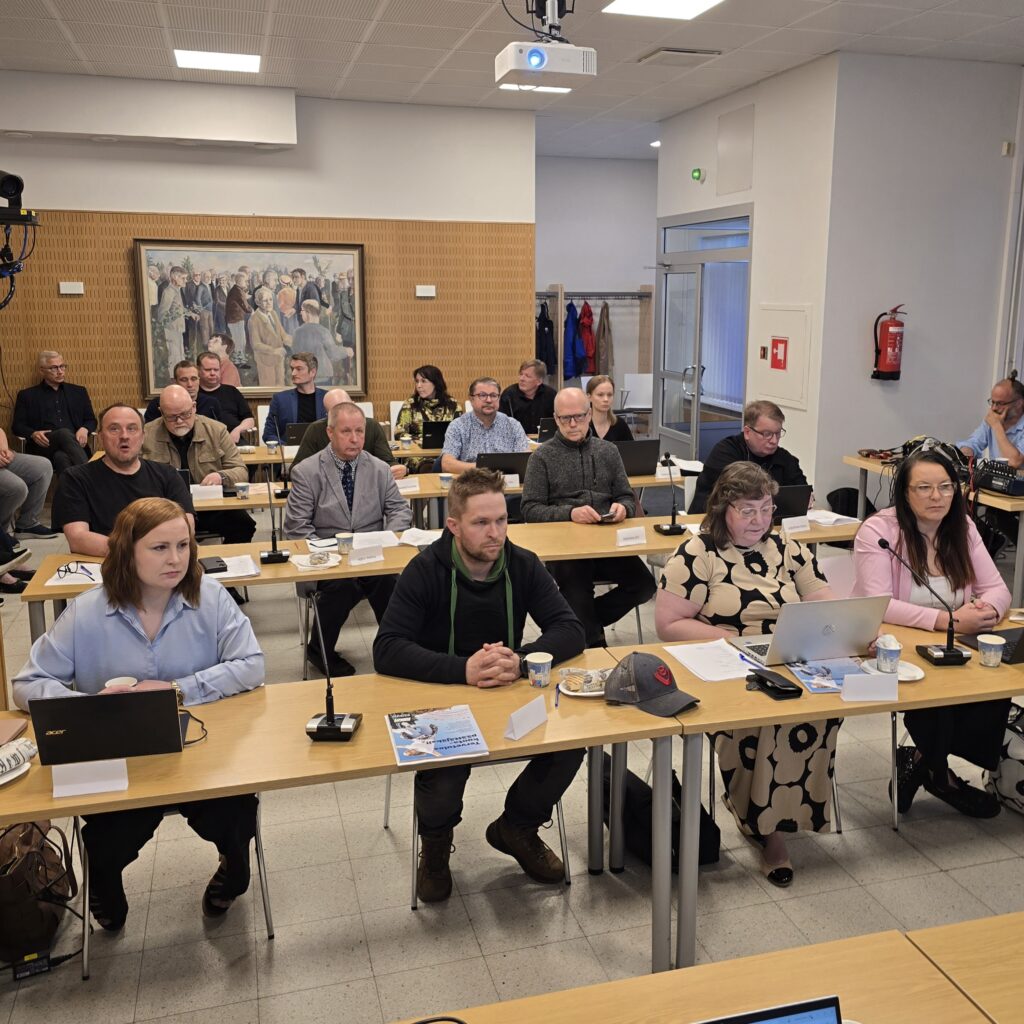 Valtuusto päätti: Keijo Ruonala Ranuan valtuuston puheenjohtajaksi, Mirva Salmela kunnanhallituksen puheenjohtajaksi