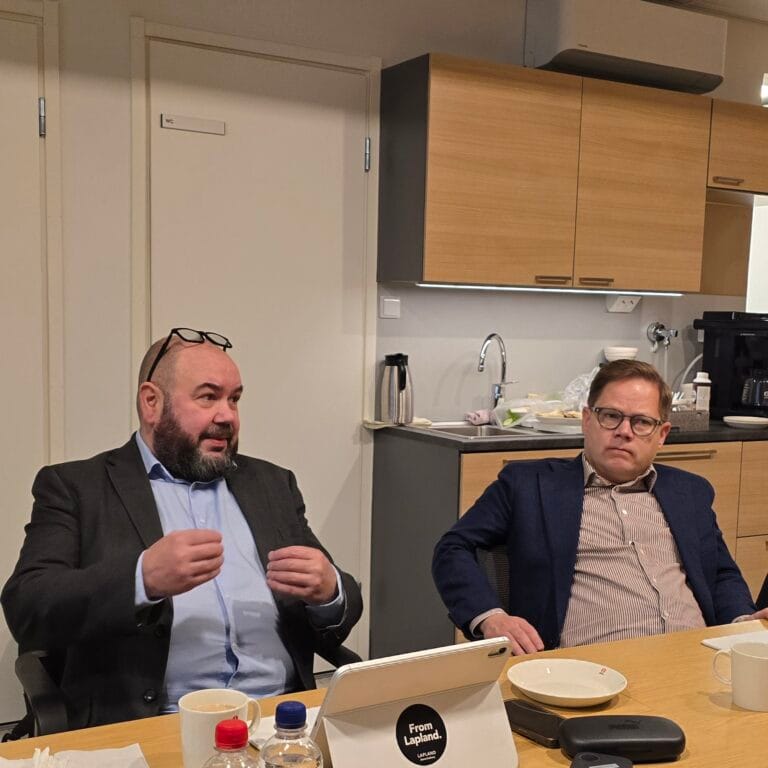 Kansanedustajat Mika Riipi ja Markus Lohi